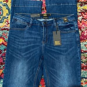 COPY - L&B: Lucky & Blessed